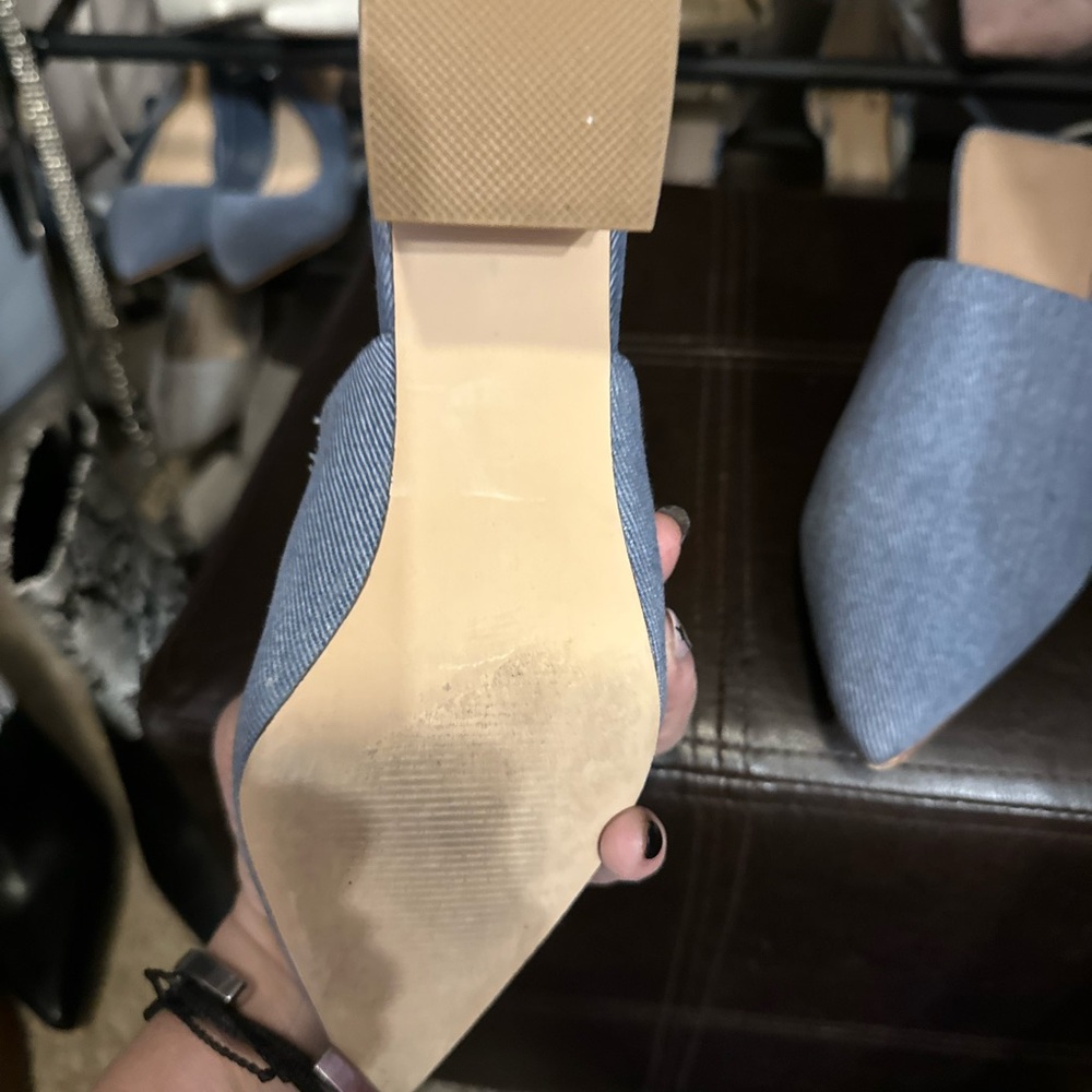 Blue Jean - Picture 2 of 5